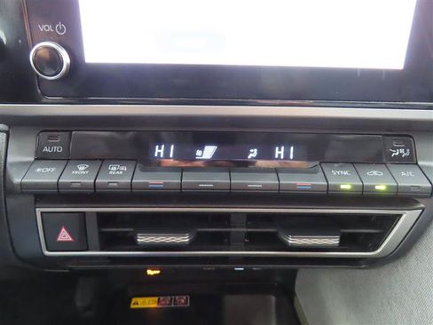 Used 2025 Toyota Camry LE w/ Convenience Package FWD image 22