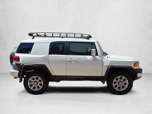 Used 2013 Toyota FJ Cruiser 4WD w/ Convenience Pkg image 4