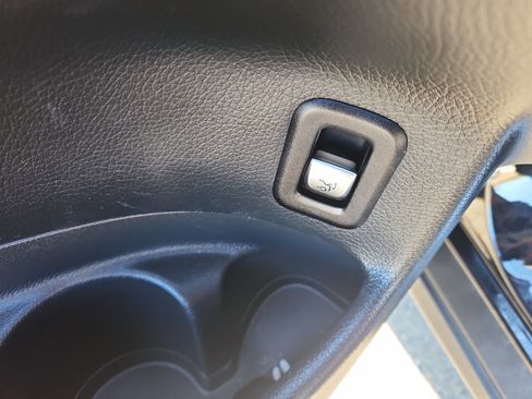 Used 2019 Mercedes-Benz GLC 300 image 23