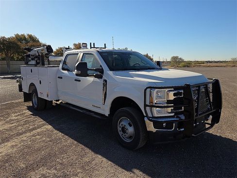 New 2025 Ford F350 XL w/ XL Chrome Package image 8