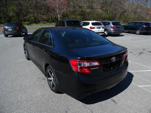 Used 2012 Toyota Camry SE image 3