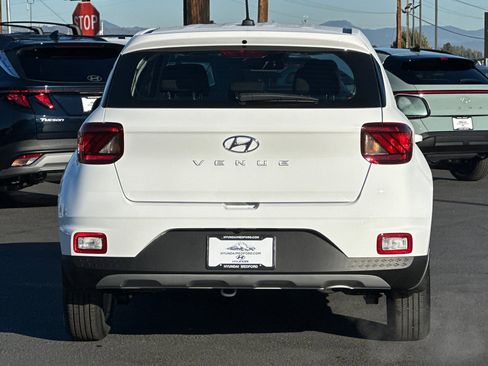 New 2026 Hyundai Venue SE image 5