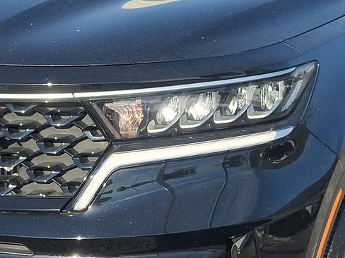 Certified 2022 Kia Sorento EX w/ Panoramic Sunroof Package image 9