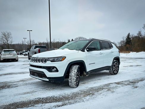 Certified 2022 Jeep Compass Limited image 8