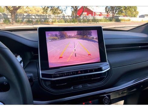 Used 2023 Jeep Compass Altitude image 22