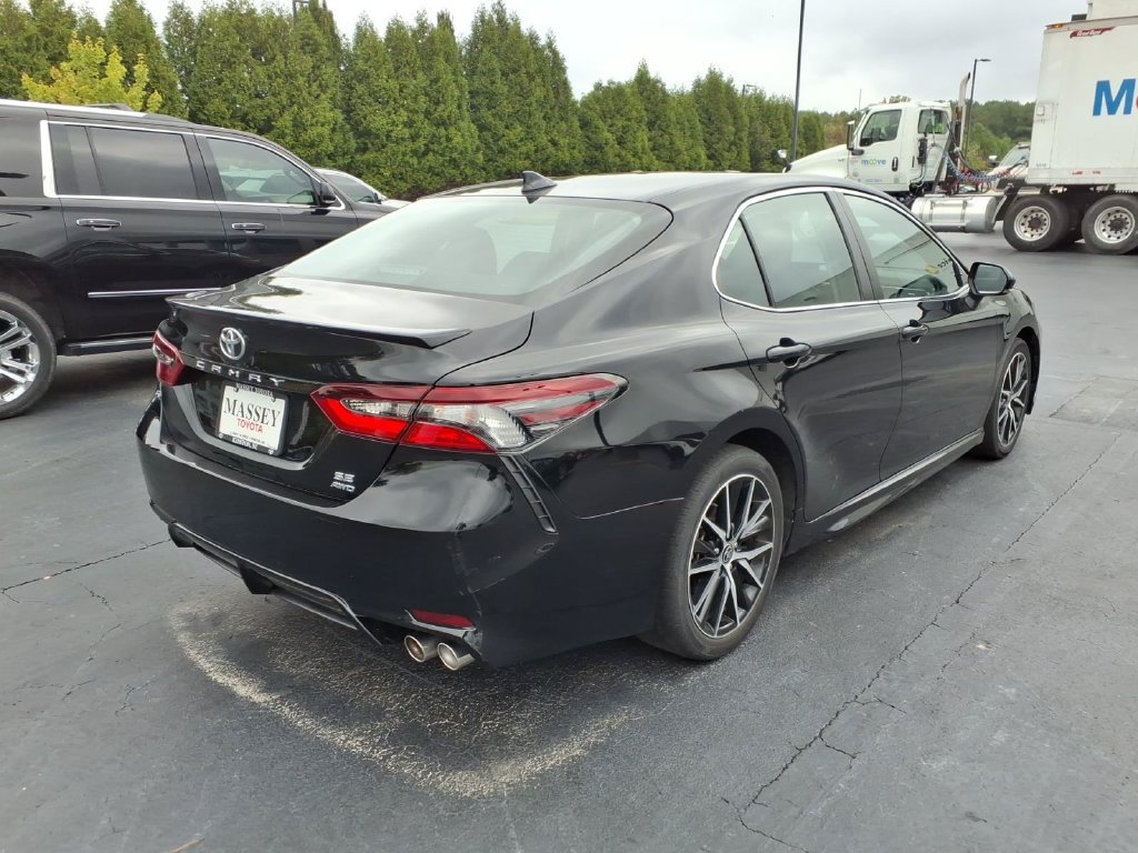 Used 2023 Toyota Camry SE w/ Cold Weather Package AWD/4WD image 3