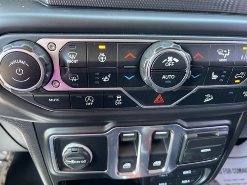 Used 2020 Jeep Wrangler Sport image 13