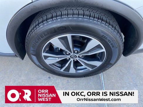 Used 2024 Nissan Murano SV image 11