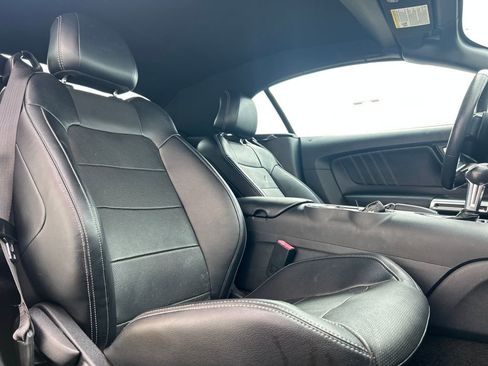 Used 2016 Ford Mustang Premium image 22
