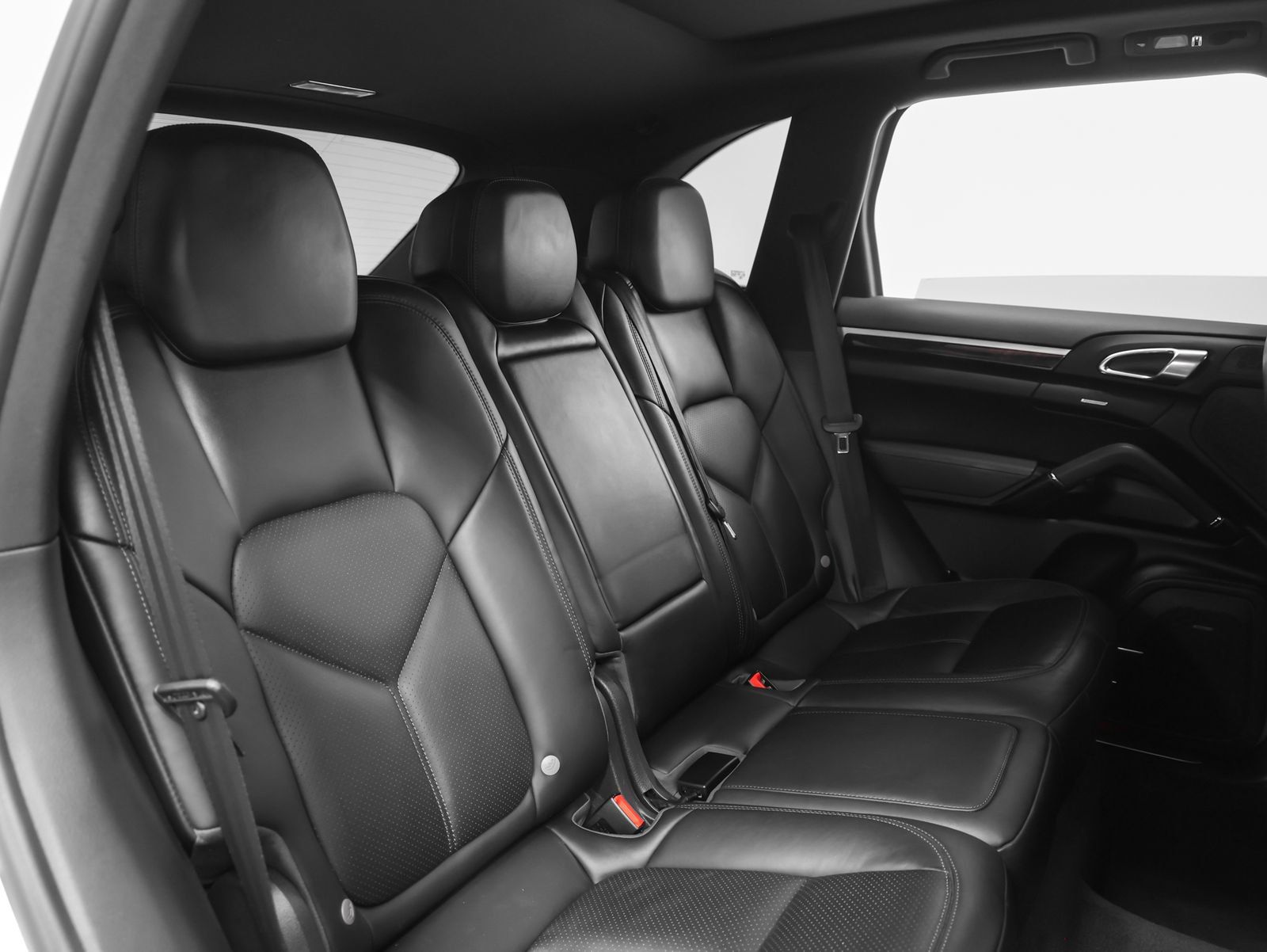 Used 2015 Porsche Cayenne S AWD/4WD image 24