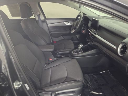 Used 2024 Kia Forte LXS w/ LXS Technology Package FWD image 32
