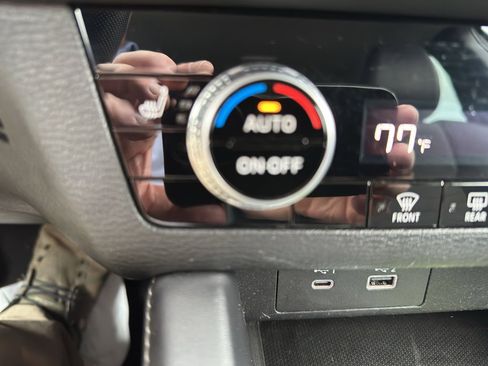 Used 2023 Mitsubishi Outlander ES image 17