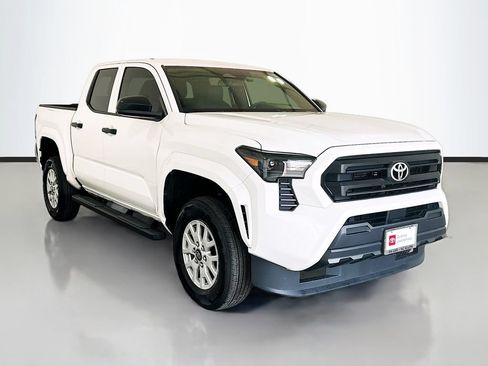 Used 2025 Toyota Tacoma SR RWD image 3