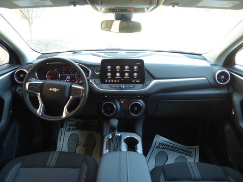 Used 2025 Chevrolet Blazer LT image 35