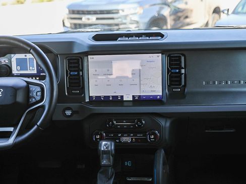 Used 2024 Ford Bronco Black Diamond AWD/4WD image 13