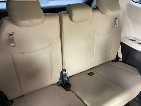 Certified 2023 Toyota Sienna XLE FWD image 20