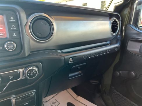 Used 2021 Jeep Wrangler Unlimited Sport image 19