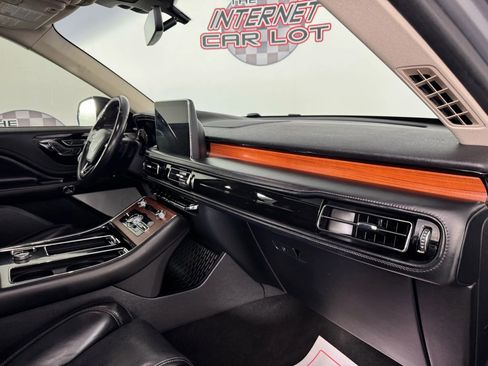 Used 2020 Lincoln Aviator Reserve w/ Equipment Group 202A image 11