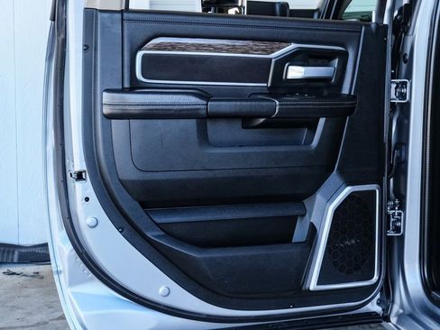 Used 2020 RAM 2500 Laramie image 34