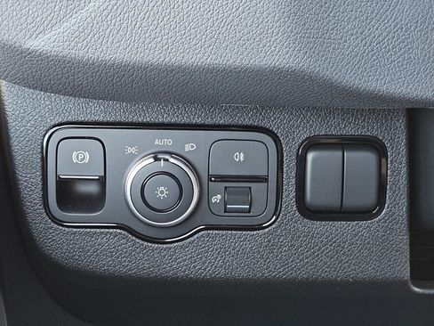 Used 2024 Mercedes-Benz eSprinter 170 Cargo image 30