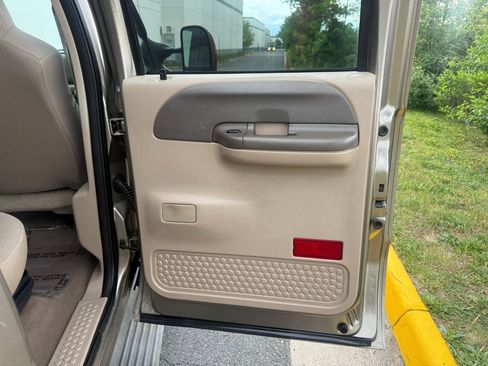 Used 2004 Ford F350 King Ranch AWD/4WD image 33