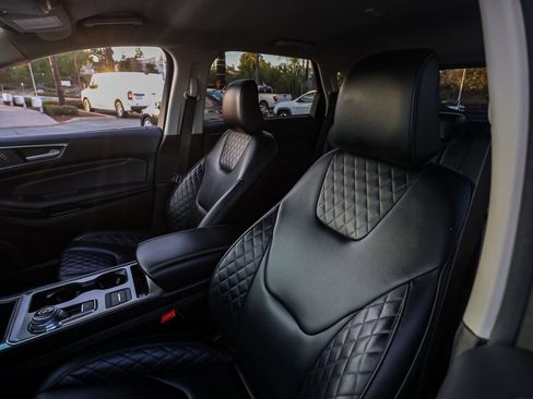 Used 2023 Ford Edge Titanium image 15