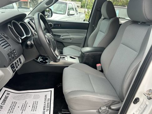 Used 2014 Toyota Tacoma 4x4 Double Cab image 12