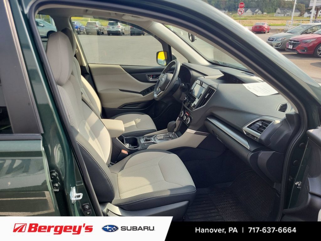 Used 2023 Subaru Forester Premium AWD/4WD image 12
