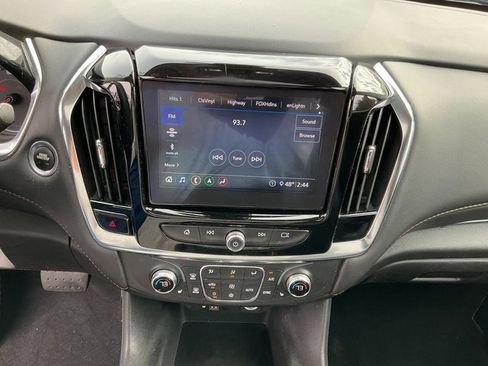 Used 2021 Chevrolet Traverse RS image 14