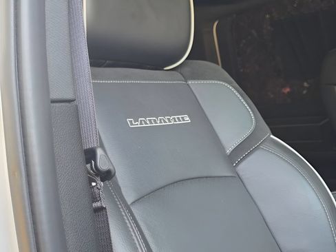 Used 2025 RAM 2500 Laramie AWD/4WD image 11