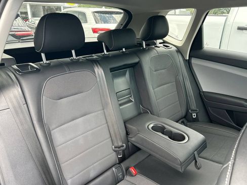 Certified 2022 Volkswagen Taos SE AWD/4WD image 49