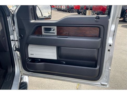 Used 2012 Ford F150 Lariat w/ Lariat Chrome Pkg image 24