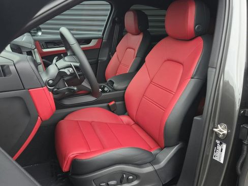 Certified 2026 Porsche Cayenne Coupe AWD/4WD image 5