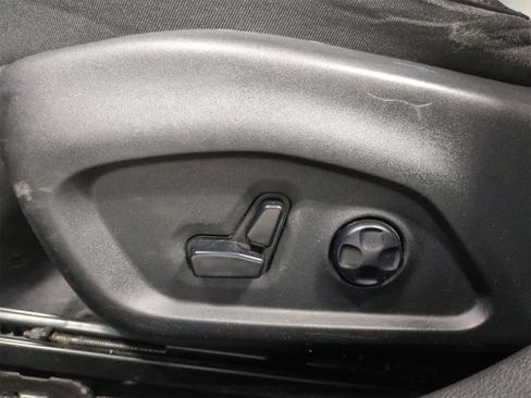 Used 2019 Jeep Compass Limited image 17