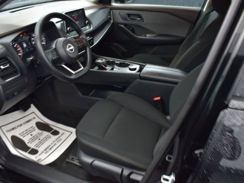 Used 2023 Nissan Rogue S image 12