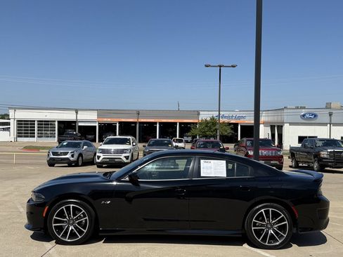 Used 2023 Dodge Charger R/T w/ Cold Weather Package RWD image 3