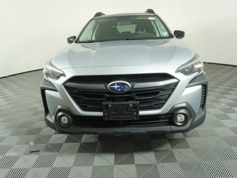 Used 2025 Subaru Outback Premium AWD/4WD image 2