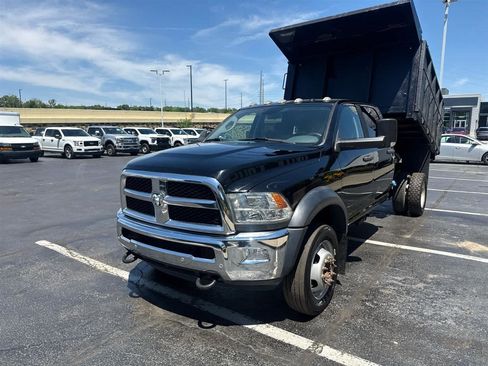Used 2018 RAM 5500 SLT w/ Quick Order Package 29G SLT AWD/4WD image 4