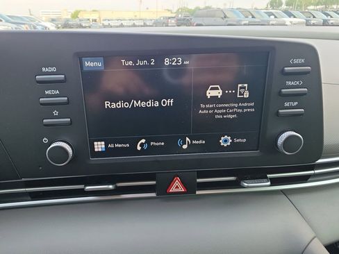 Certified 2025 Hyundai Elantra SE FWD image 17