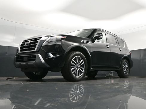 Used 2024 Nissan Armada SL w/ Captain's Chairs Package image 41
