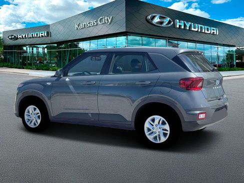 New 2026 Hyundai Venue SE FWD image 4