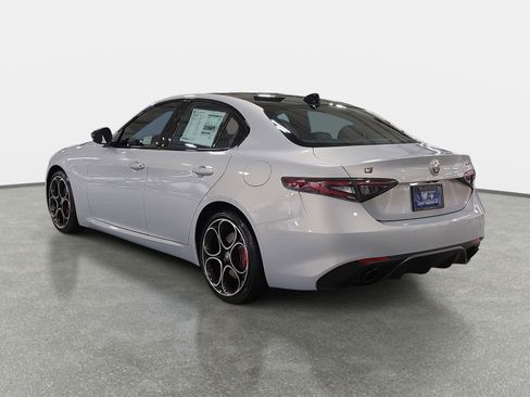New 2025 Alfa Romeo Giulia w/ Veloce Package Rwd image 7