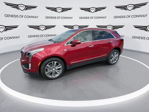 Used 2020 Cadillac XT5 Premium Luxury w/ LPO, Floor Liner Package FWD image 4
