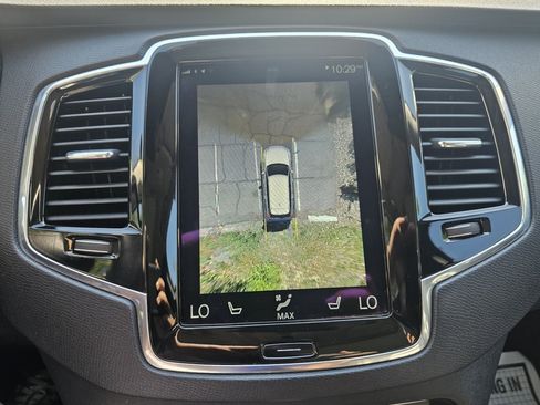 Used 2017 Volvo XC90 T6 Momentum w/ Vision Package AWD/4WD image 18