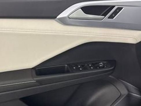 New 2026 Volkswagen Taos SE image 17