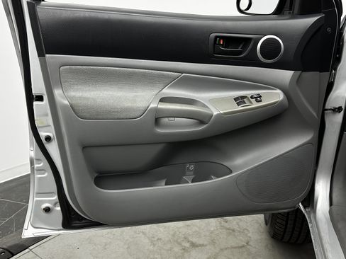 Used 2005 Toyota Tacoma 4x4 Access Cab image 10