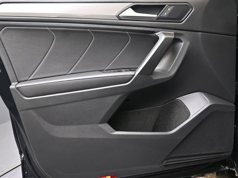 Certified 2023 Volkswagen Tiguan SE image 23