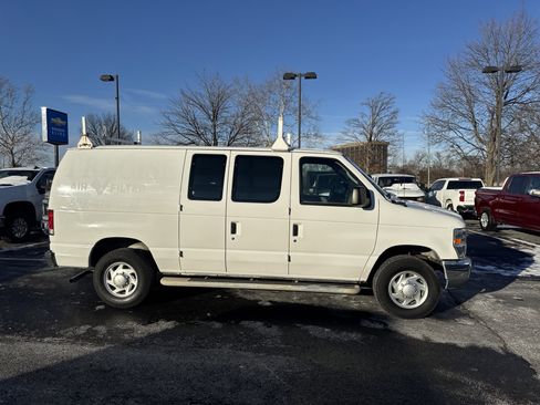 Used 2013 Ford E-250 and Econoline 250 w/ PWR Group image 2