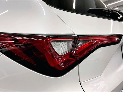 Used 2024 Acura MDX SH-AWD w/ Technology Package image 24