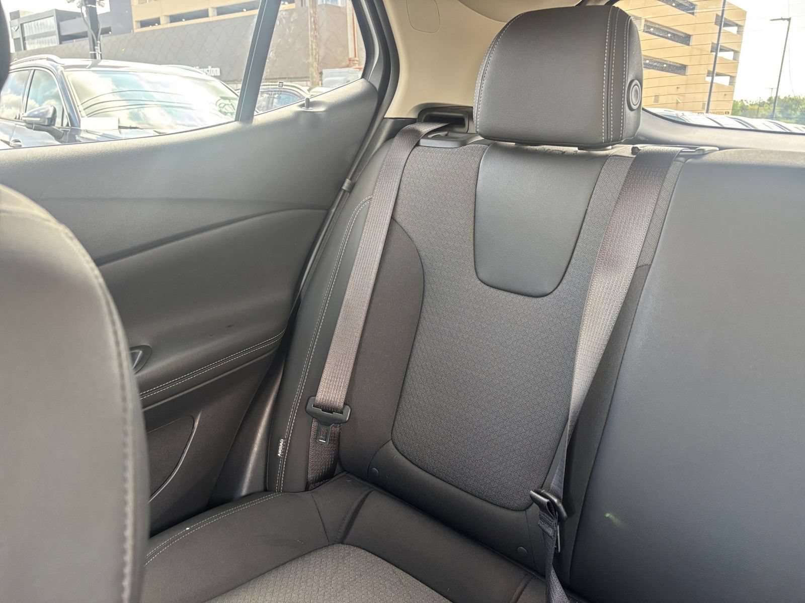 Used 2025 Buick Encore GX Preferred AWD/4WD image 36